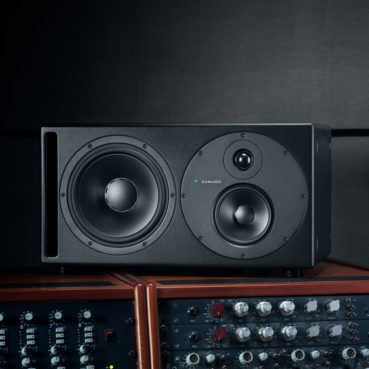 Dynaudio core 7 sales price